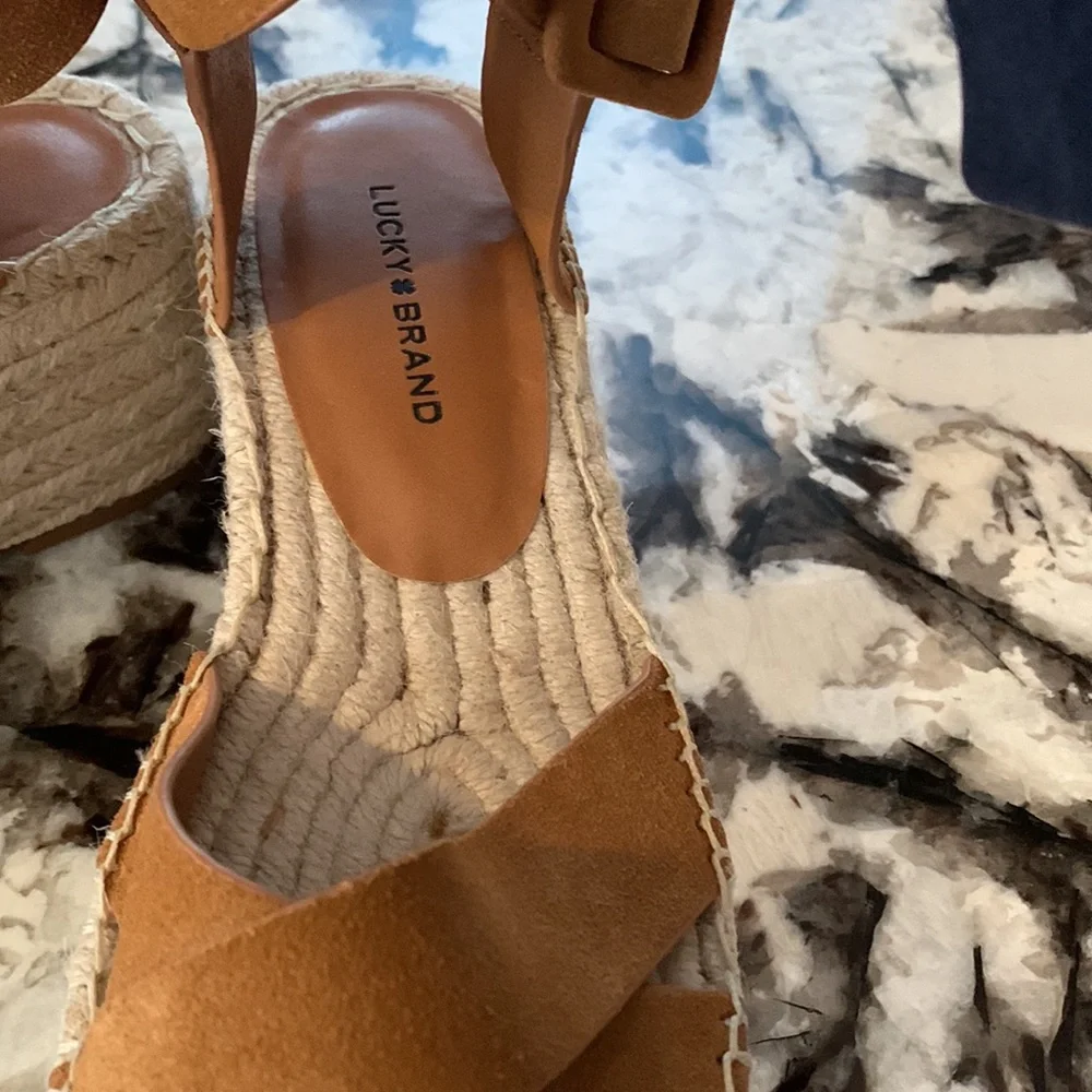 Lucky Brand‎ Audrinah suede wedge heels. NWOT. Retail 98